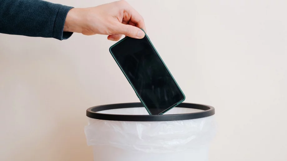 Къде трябва да изхвърля стария си телефон и още важни въпроси за електронните отпадъци