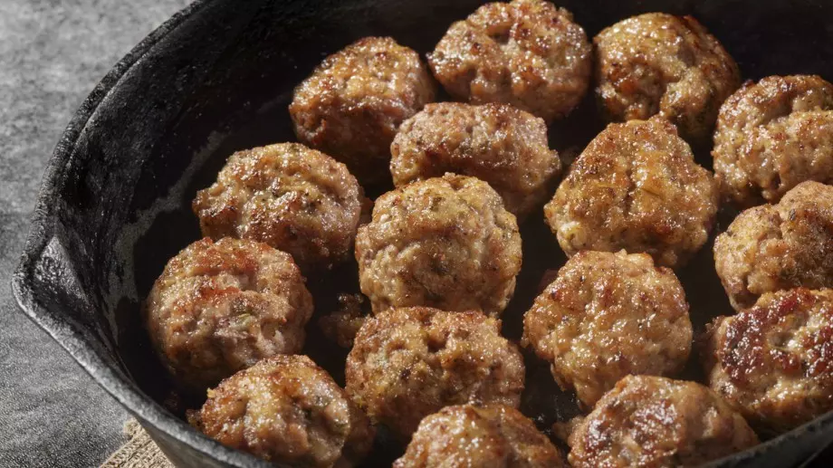 Топ рецепта: Пържени кюфтета с кашкавал