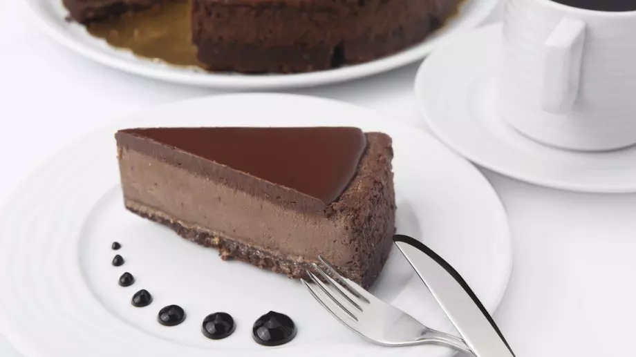 Шоколадов чийзкейк с лешници за ценители