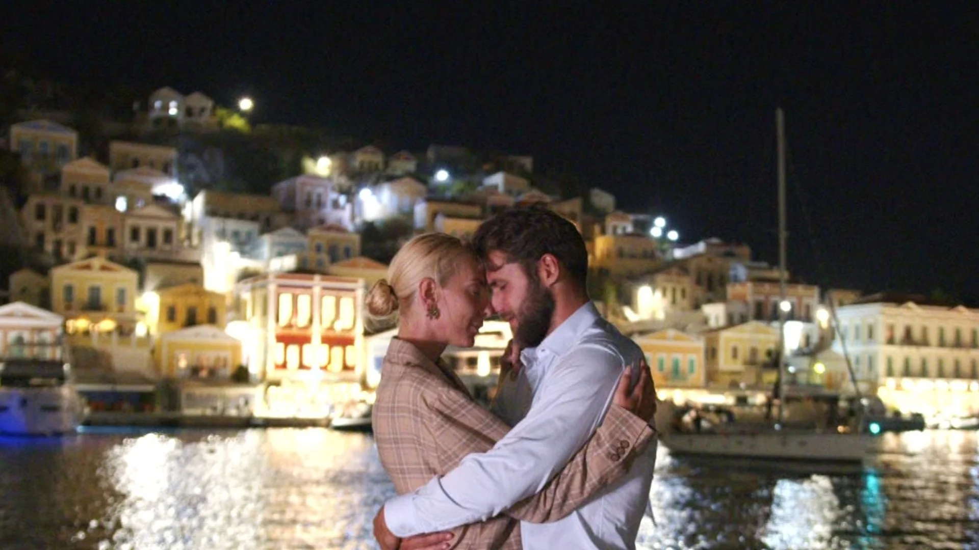 Алек НЕОЧАКВАНО изгони едно от най-хубавите момичета в 