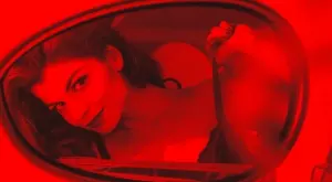 Откриват фотоизложба с родни звезди, позирали за мъжки списания