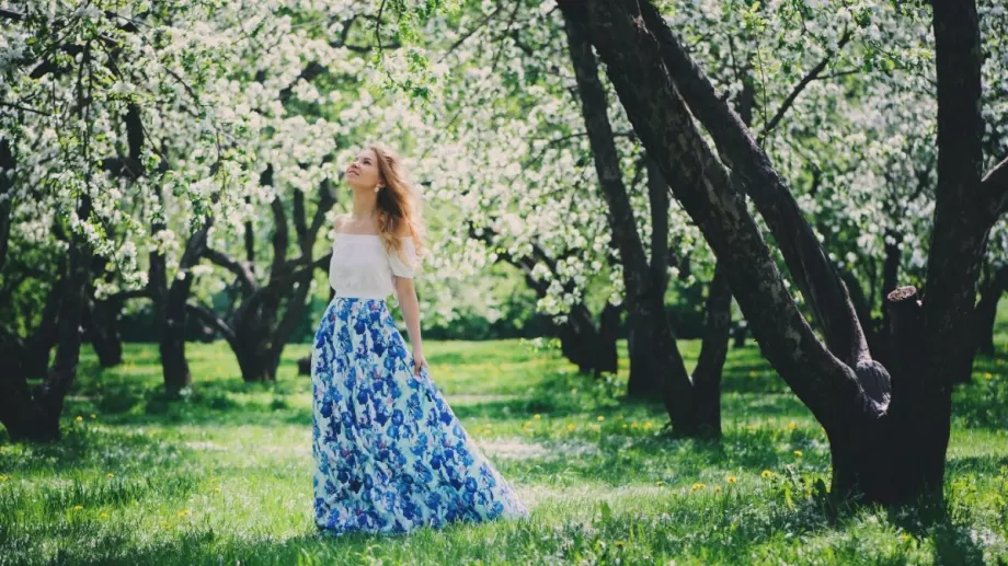 Освежете пролетната си визия с красива дълга пола