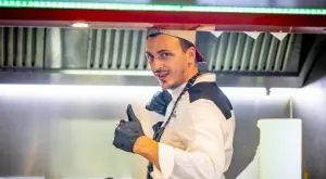 Реджеп от Hell's Kitchen очаква второ дете (СНИМКИ)