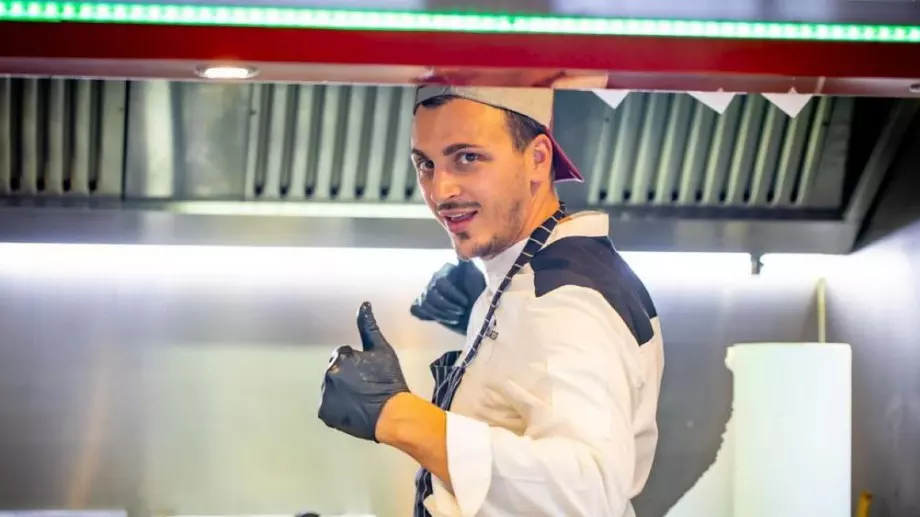 Реджеп от Hell's Kitchen очаква второ дете (СНИМКИ)