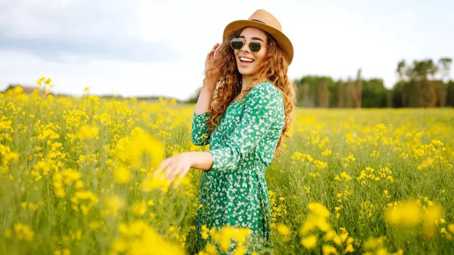 Истината е, че да си сам също може да бъде лукс