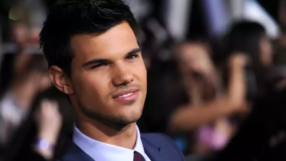 Помните ли Тейлър Лаутнър от „Здрач“? Ето къде е днес! (ВИДЕО)