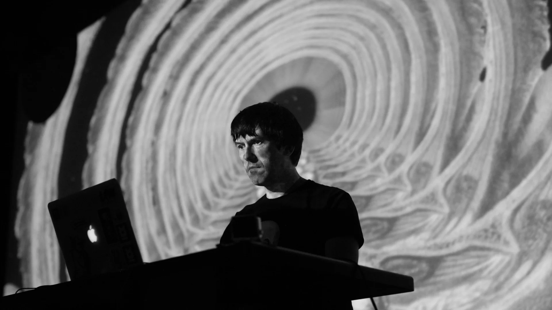 Ари Дикиер: Щастлив съм, че ще бъда на LUNAR 2024. Ще ви вдъхновя, за да потърсите себе си