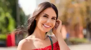 Женски виц за 28 април, 2024 г.: Докторе, в ушите ми 