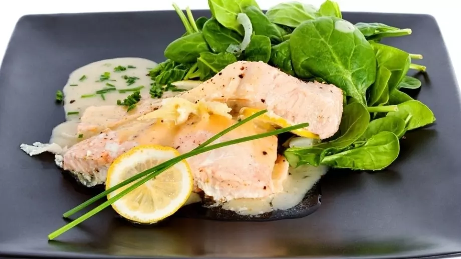 Сьомга със сос от лимоново масло