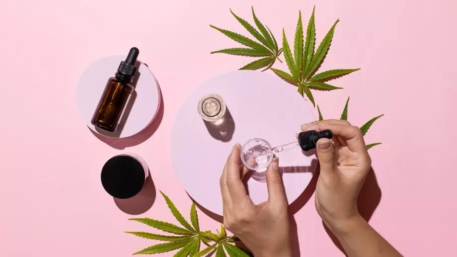 CBD олио: Ползи за кожата, странични ефекти и употреба