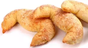 Пухкави великденски кифлички