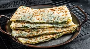 Чудна идея за закуска: Гьозлеме със спанак и сирене