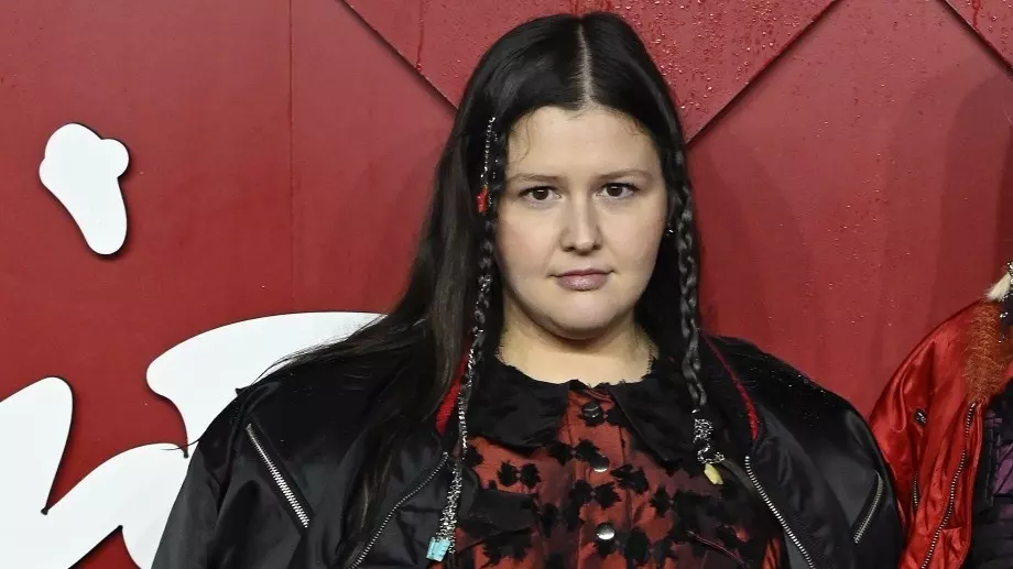 Българската дизайнерка, която покори Vogue, давайки нов живот на стари платове (ВИДЕО и СНИМКИ)