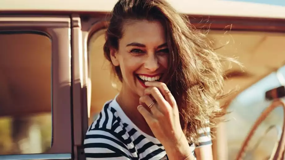 Женски виц за 2 май, 2024 г.: Мъж и жена на първа среща