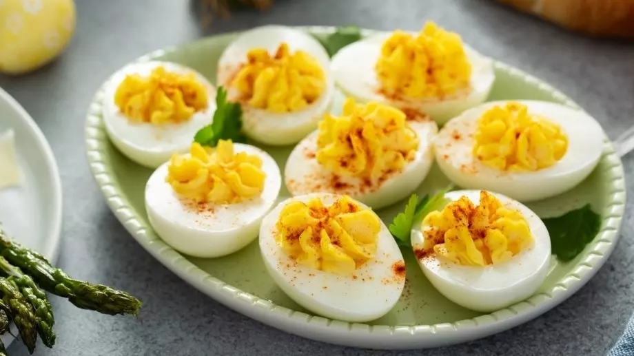Пълнени яйца с горчица и майонеза за великденската трапеза