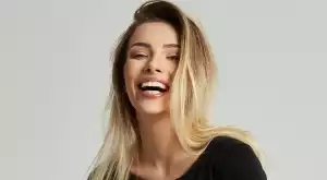 Женски виц за 3 май, 2024 г.: Жена се прибира