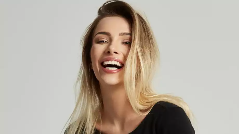 Женски виц за 3 май, 2024 г.: Жена се прибира