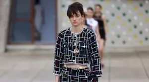 Chanel Cruise 2024-2025: Подходящи за ежедневието дрехи и шикозни кройки