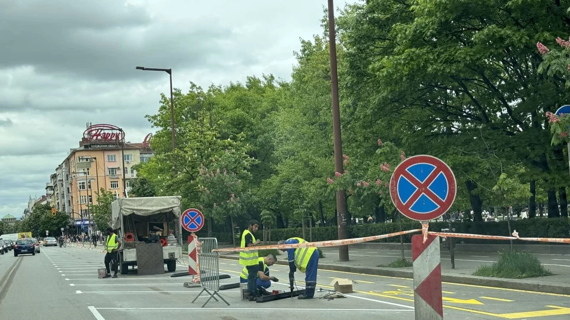 Инструктор показа какво става при паркиране на новия бул. "Витоша"