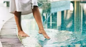 Ето защо е опасно да ходите боси край басейните 