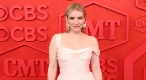 На гости в порасналата "къща за кукли" на Ема Робъртс (СНИМКИ)