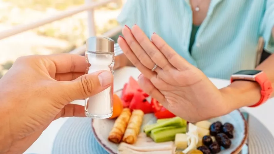 Какво може да се случи, ако спрете напълно да ядете сол