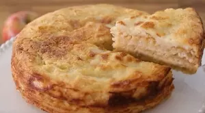 Ябълков сладкиш с грис, който трябва да приготвите 