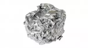 Защо да поставите топки от алуминиево фолио в сушилнята