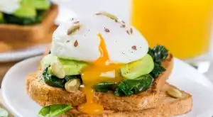 С този трик ще правите яйца Бенедикт като шеф готвач