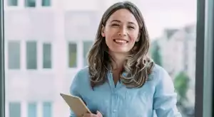 Тези 3 зодии ще намерят нова работа до края на май 2024