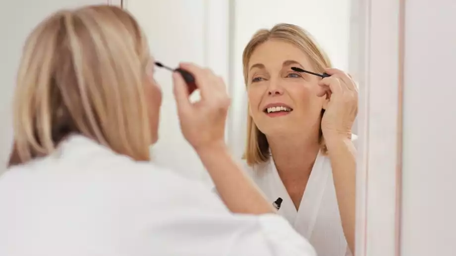 7 трика от гримьор, за да изглеждате по-млади