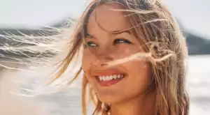 Виц за днес, 20 май, 2024 г.: В цветарски магазин