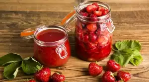 Най-добрият начин за консервиране на ягоди в буркани