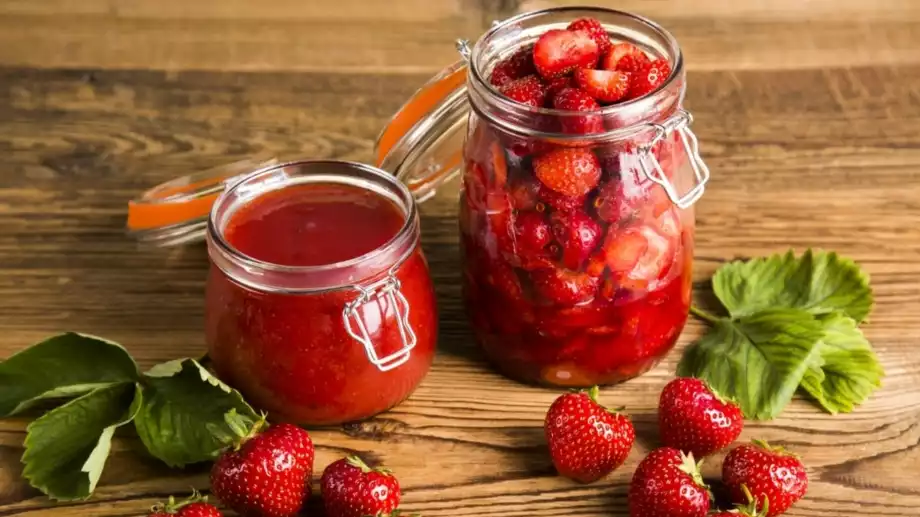 Най-добрият начин за консервиране на ягоди в буркани
