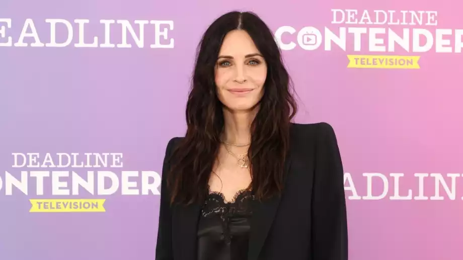 Рецептата за супа от карфиол на Кортни Кокс, която побърка мрежата (ВИДЕО)