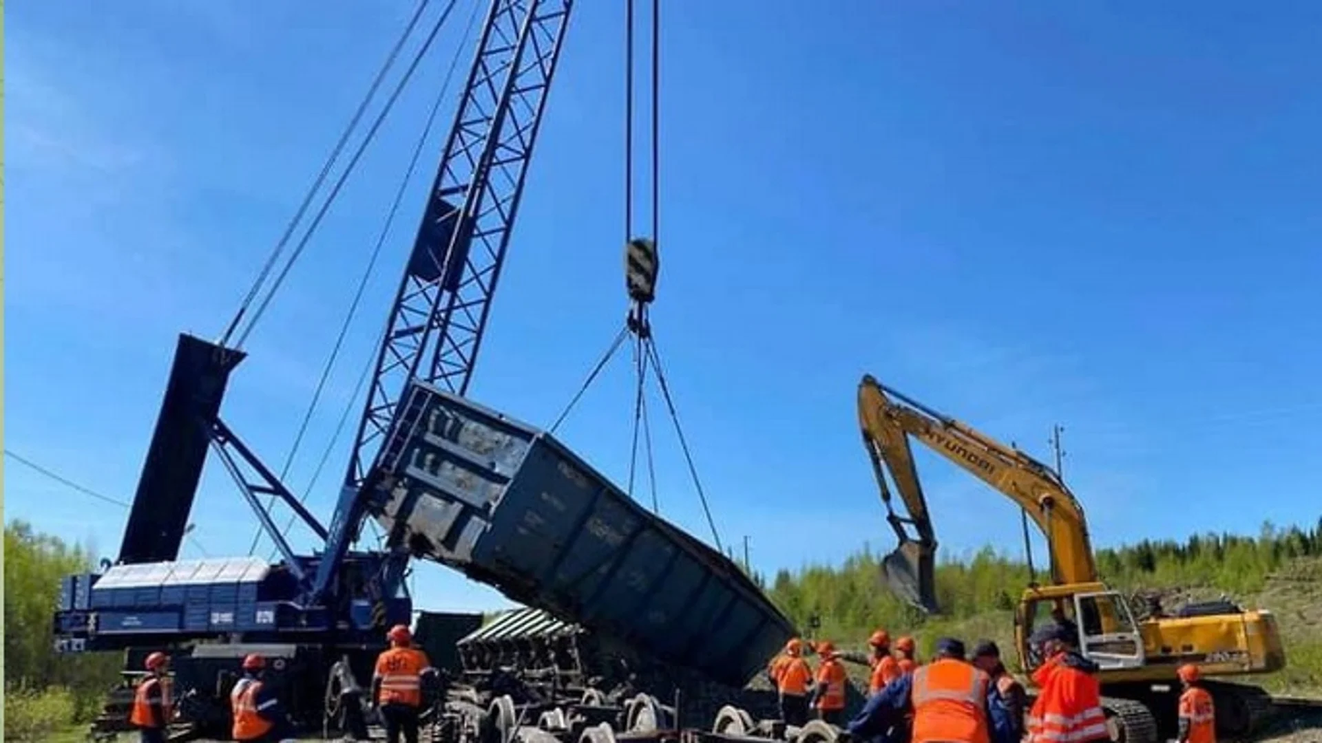 Два поредни дни: Две влакови катастрофи в Русия (ВИДЕО и СНИМКИ)