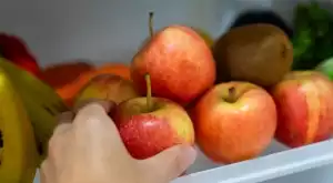 Защо винаги трябва да съхранявате ябълки в хладилника