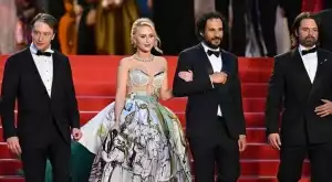 Мария Бакалова блесна на фестивала в Кан (СНИМКИ)