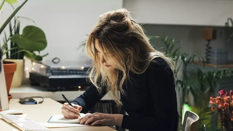 Улеснявам или олеснявам: Как се пише правилно?