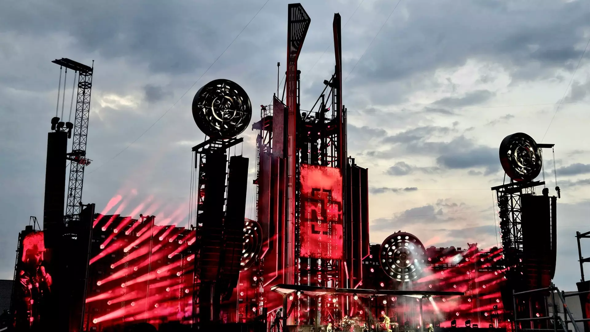 Огненото шоу на Rammstein и изпържените български фенове