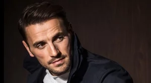 Никос Вертис си хареса красавица от "Ергенът" (ВИДЕО)