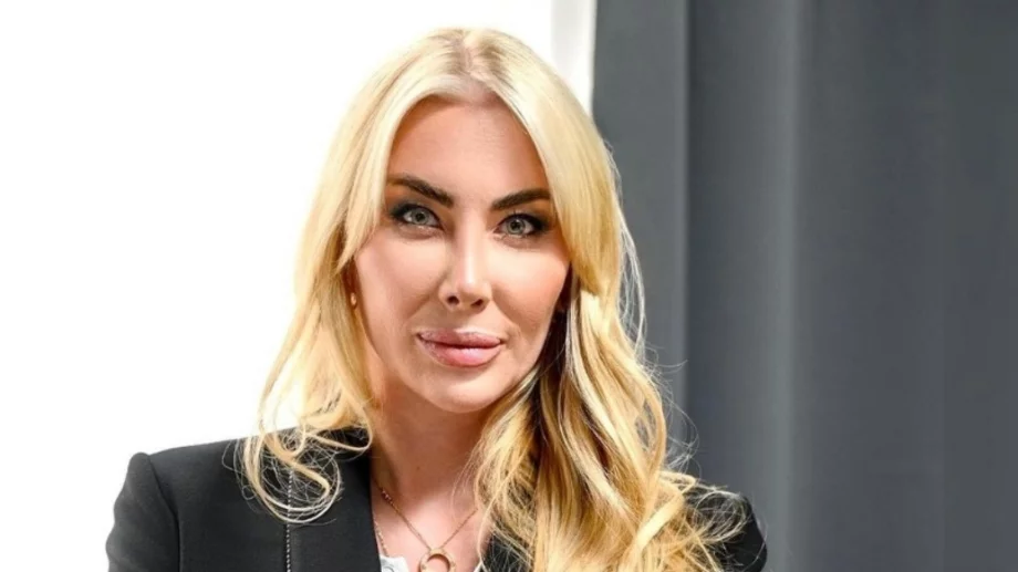 Можете ли да познаете Антония Петрова преди 21 години? (СНИМКИ)