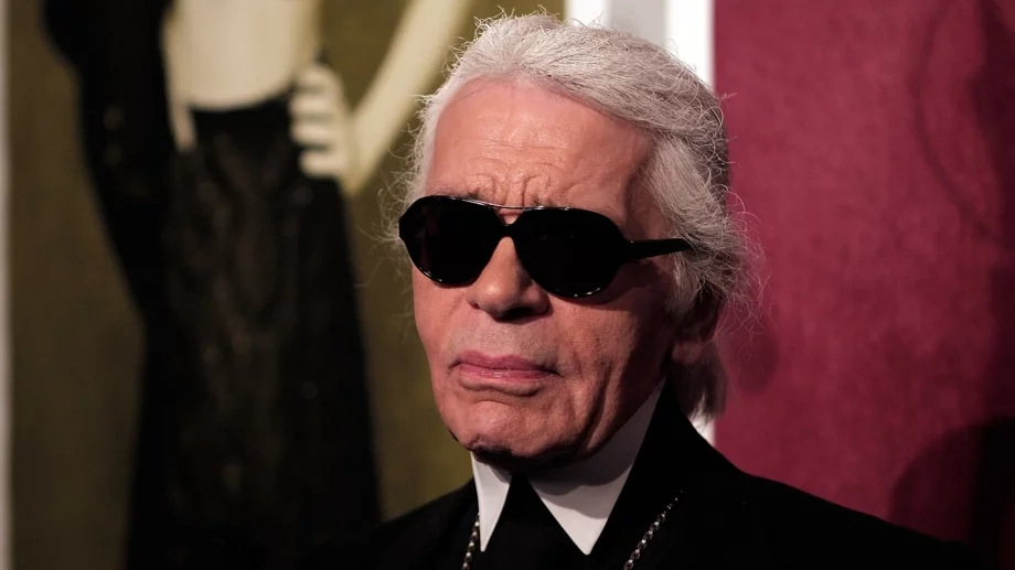 Кръстиха крайбрежна алея в Хамбург на Карл Лагерфелд