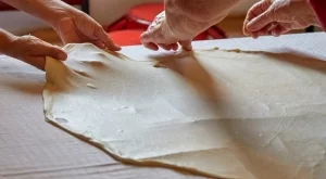 Голяма вкусотия: Сладка орехова баница с ръчно точени кори