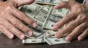 Какви заплати получават директорите на големи компании?