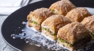 Студена баклава с прясно мляко