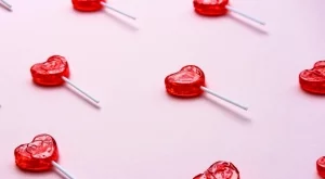 Лакомство за децата: Как да направите домашни близалки