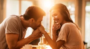 3 зодии ще се ВЛЮБЯТ в нов човек в следващите 20 дни