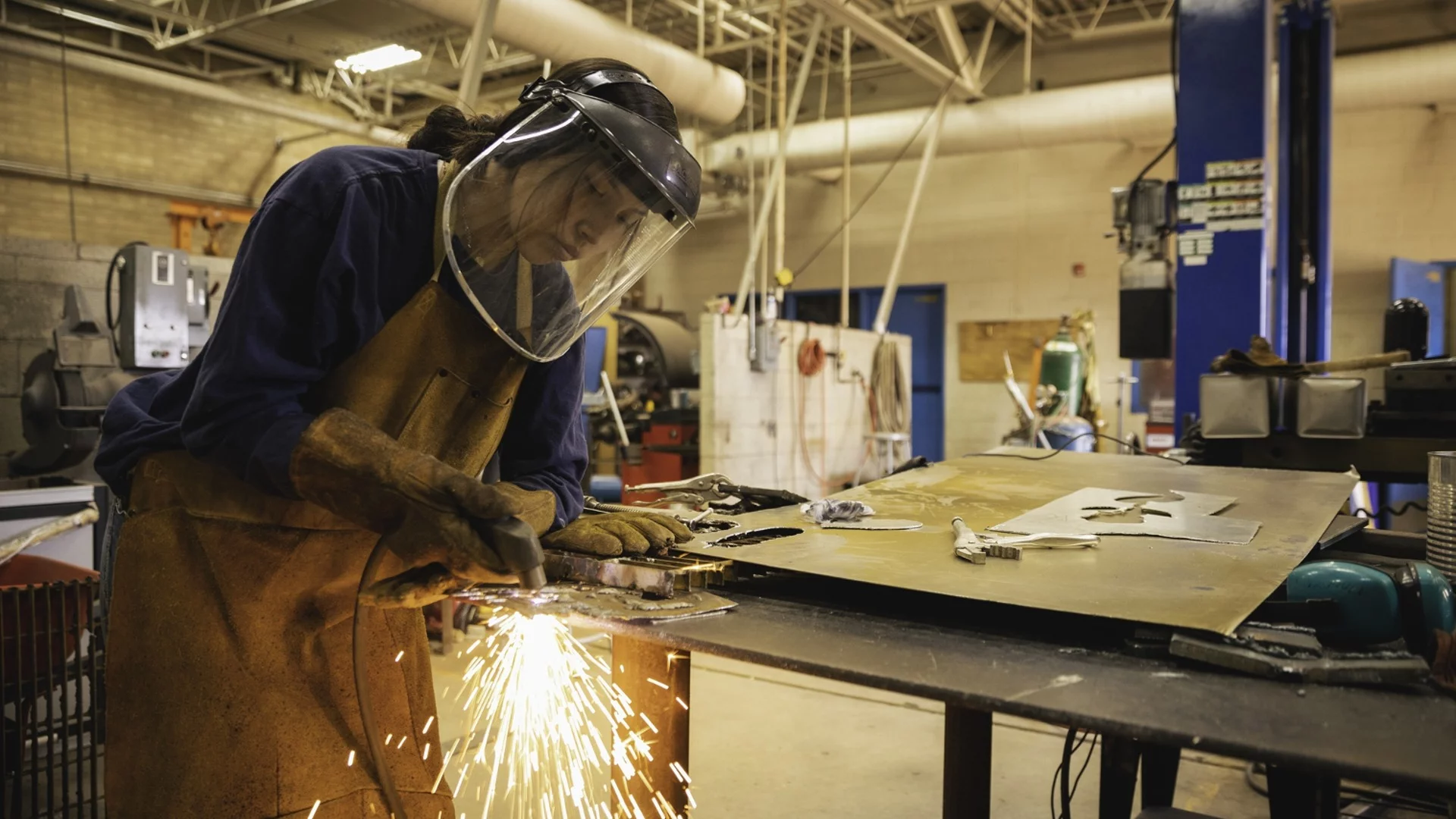 Какви са ползите при избора на инструменти и машини онлайн?