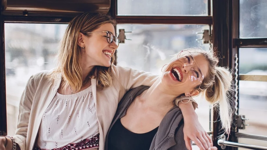 Виц за днес, 19 юни, 2024 г.: Бащата яде шоколад